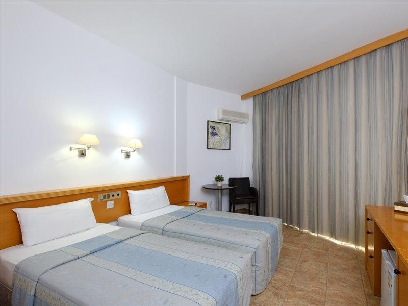 Flamingo Beach Hotel Larnaka Exterior foto